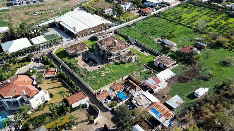 Gökçekler’in İzmir’deki kaçak malikanesi: İnşaat ruhsatı almadı!