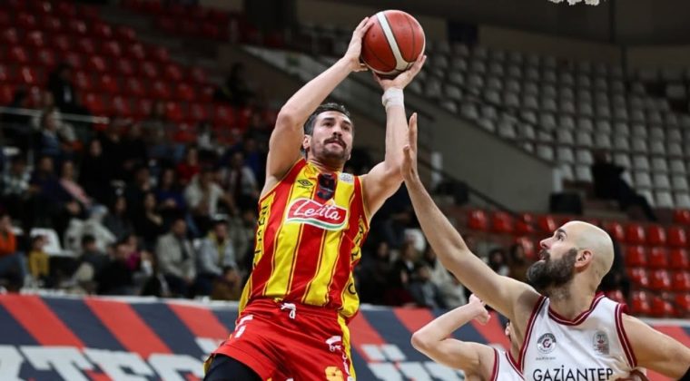 G&ouml;ztepe &Ccedil;eyrek Finalde Elendi!