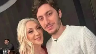 G&uuml;ll&uuml;'n&uuml;n Oğlundan Yeni Paylaşım: Ebeveynlerinizin Bulaştığı İşlere Bulaşmayın!