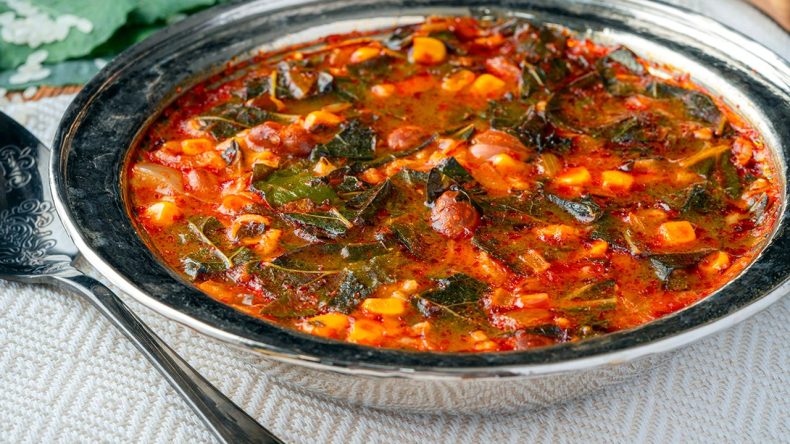 Her derde deva: Kara lahana &ccedil;orbası nasıl yapılır?