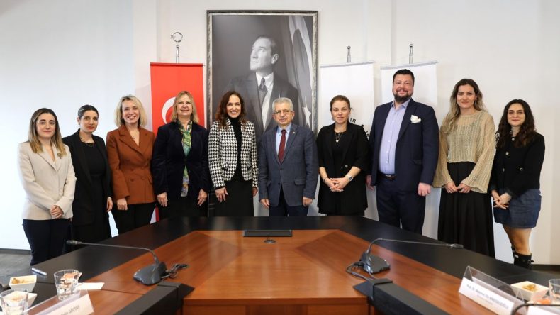 İEÜ ile Karşıyaka Belediyesi çocuklar için bir araya geliyor