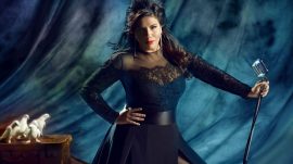 Işın Karaca Kimdir?