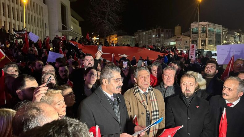 İYİ Parti'den bayrak saldırısına sert tepki: Bu bir tepki değil, duruştur