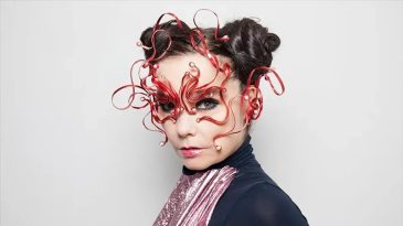 İzlandalı sanat&ccedil;ı Bj&ouml;rk&rsquo;ten Gr&ouml;nland&rsquo;a: Bağımsızlığınızı ilan edin!