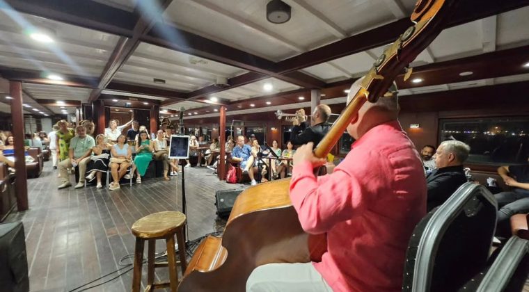 İzmir K&ouml;rfezi&rsquo;nde Blues Keyfi