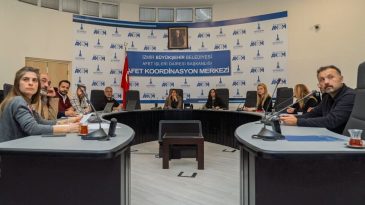İzmir Kriz Masası Kurdu: Fırtına ve Yağış Tehdidine Karşı Hazırlıklar Yapıldı