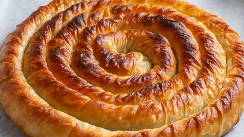 İzmir Mutfağının G&ouml;zde Lezzeti: K&ouml;me&ccedil; B&ouml;reği Tarifi