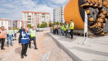 İzmir'in B&uuml;y&uuml;k Projesinde T&uuml;nel Kazıları Tamamlandı: Buca'da Işık G&ouml;r&uuml;nd&uuml;
