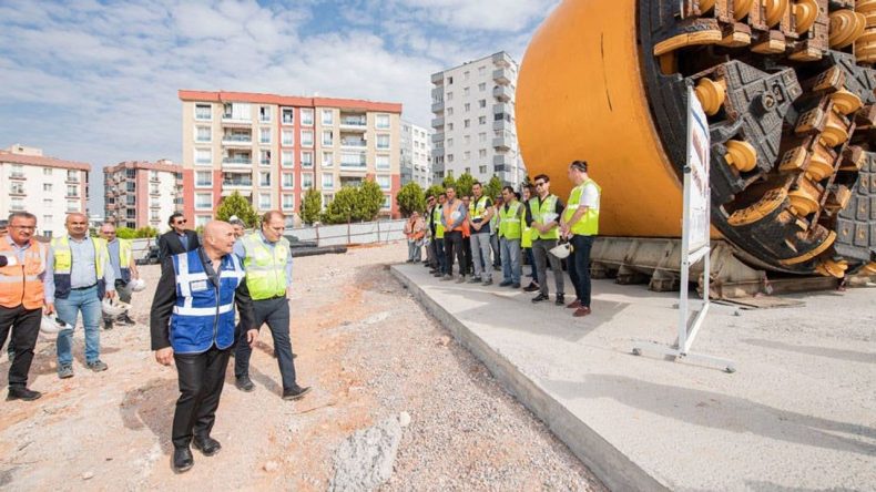 İzmir'in Büyük Projesinde Tünel Kazıları Tamamlandı: Buca'da Işık Göründü