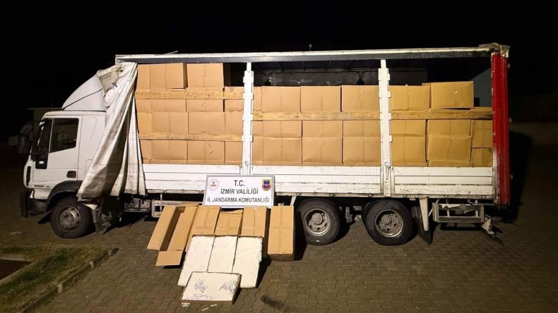 İzmir'de 5 Milyon Dal Bandrols&uuml;z Sigara Ele Ge&ccedil;irildi: Piyasa Değeri 6,5 Milyon TL