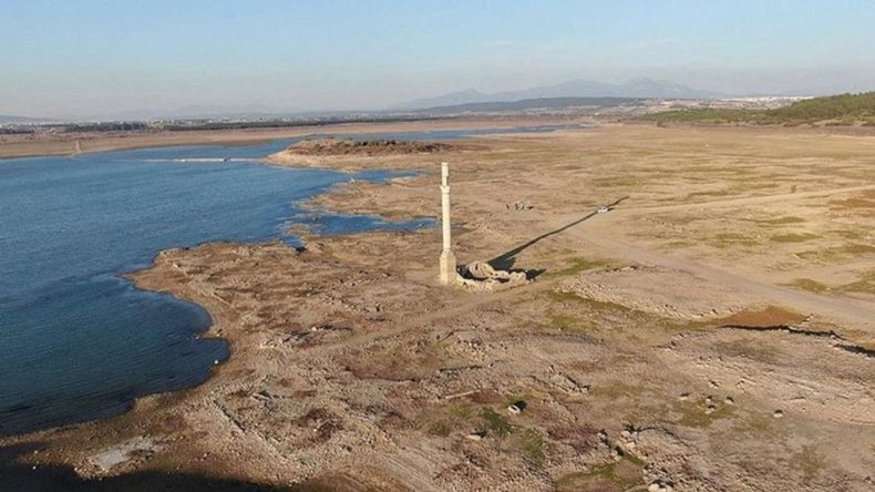İzmir'deki Yağışlar Umut Veriyor: Uzman İsim Y&uuml;zde 15 Rakamını A&ccedil;ıkladı!
