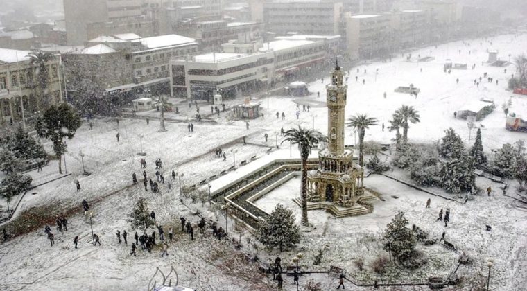 İzmir'e Kar Yeniden Geliyor: Tarih ve Etkili Olacak İl&ccedil;eler