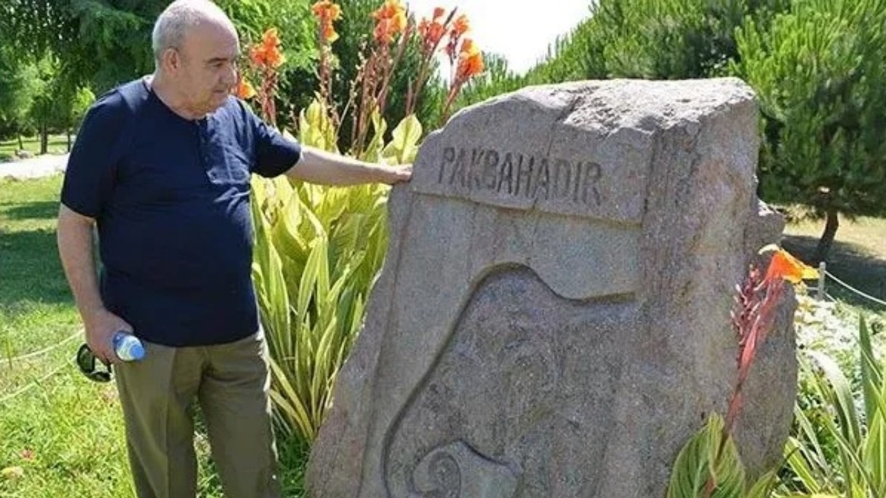 Pak Bahadır İskeleti