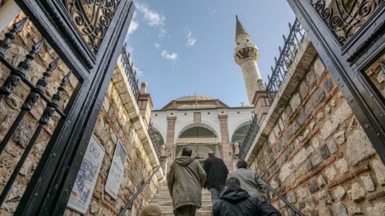 İzmir&rsquo;in Kalbindeki &Uuml;&ccedil; Asırlık Miras: Ziyaret Edilmeye Devam Ediyor