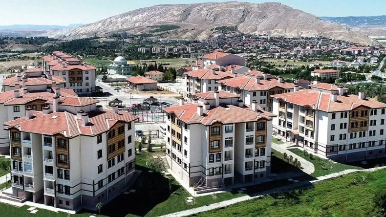 İzmir’de Ev Sahibi Olmak İsteyenler Dikkat! TOKİ Yeni Proje İçin Düğmeye Bastı: 820 Konutluk Yeni Etap Geliyor