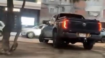 İzmir&rsquo;de Kural İhlali Sosyal Medyada Ortaya &Ccedil;ıktı: Tehlikeli Manevra Cezaya Neden Oldu