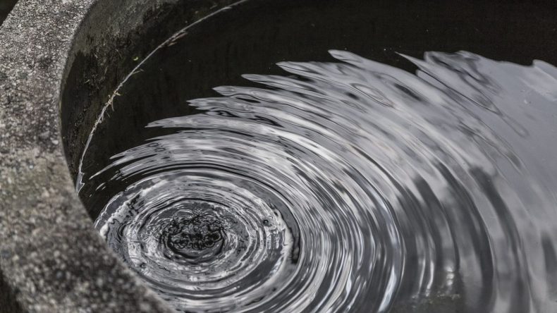 İzmir&rsquo;de Kuuyu Tartışmaları S&uuml;r&uuml;yor, Valilik İhale A&ccedil;tı