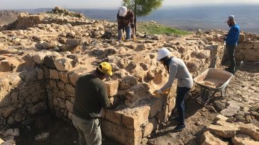 İzmir&rsquo;de Mezarlara Ev Sahipliği Yapan Tarihi Alan 1. Derece Sit Alanı Olarak Tescillendi