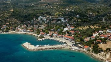 İzmir&rsquo;deki Bu K&ouml;y Ge&ccedil;mişin İzlerini Taşıyor: B&uuml;y&uuml;leyen Kış Rotasına Bir ESHOT Uzaklığındasınız