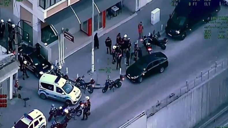 İzmir&rsquo;deki &ldquo;torbacı&rdquo; operasyonunda 9 ş&uuml;pheli g&ouml;zaltından nasıl firar etti?