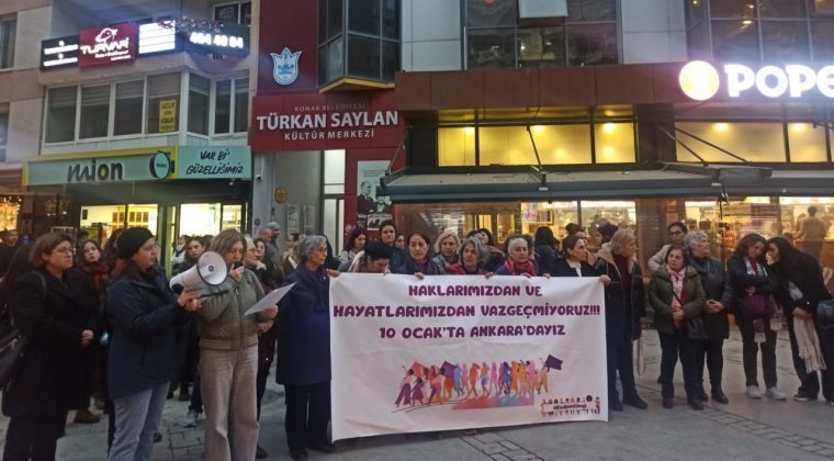 İzmir&rsquo;den Ankara&rsquo;ya Kadın Mitingi &ccedil;ağrısı: Haklarımızdan vazge&ccedil;miyoruz
