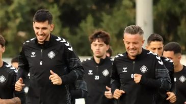 Kaptanlardan Altay&rsquo;a b&uuml;y&uuml;k jest: Fesih hakkını kullanmadılar!