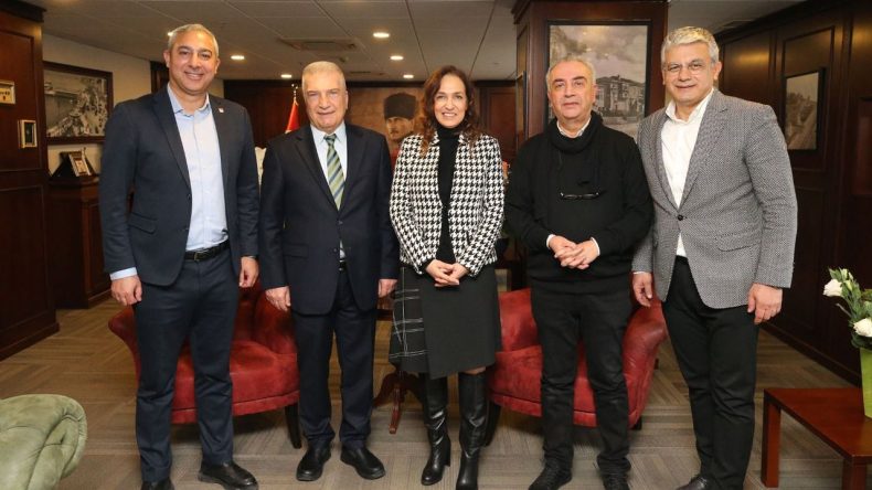 Karşıyaka'da dikkat &ccedil;eken buluşma: &Uuml;nsal, 3 eski başkan ile g&ouml;r&uuml;şt&uuml;!