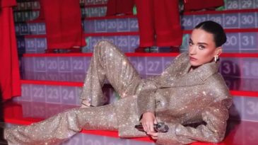 Katy Perry 30 Dakikada Arabistan&rsquo;da Servet Elde Etti!