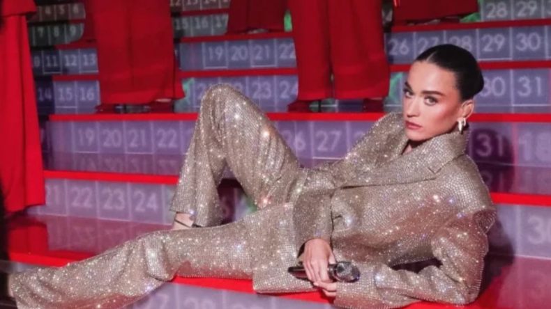 Katy Perry 30 Dakikada Arabistan&rsquo;da Servet Elde Etti!