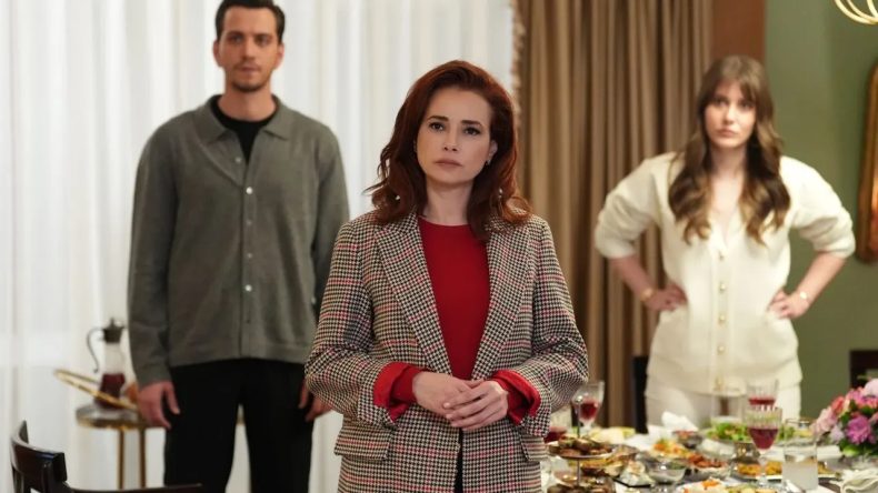 Kıskanmak 18. b&ouml;l&uuml;mde N&uuml;zhet b&uuml;y&uuml;k sırrını a&ccedil;ıkladı: NOW TV Kıskanmak son b&ouml;l&uuml;m tek par&ccedil;a izle!