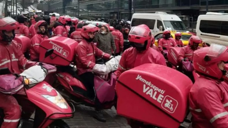 Moto İsyanı: Yemeksepeti Kuryeleri 3 G&uuml;n Kontak Kapatacak!
