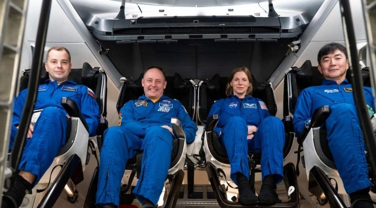 NASA&rsquo;dan Bir İlk: Acil Durum Tahliyesi Bu Gece Canlı Yayınlanacak!