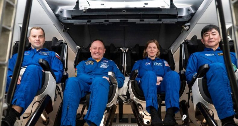 NASA&rsquo;dan Bir İlk: Acil Durum Tahliyesi Bu Gece Canlı Yayınlanacak!