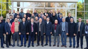 Taksiciler UKOME&rsquo;ye Korsan Taşımacılık Dilek&ccedil;esi Verdi: Emek Hırsızlarına Ge&ccedil;it Yok!