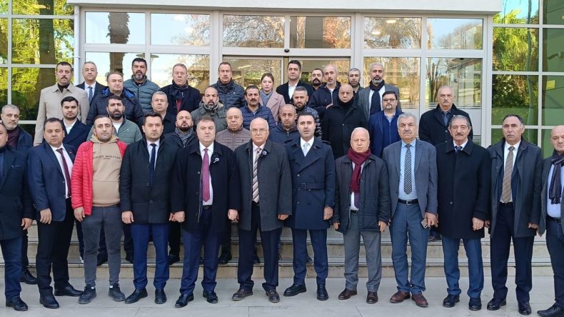 Taksiciler UKOME&rsquo;ye Korsan Taşımacılık Dilek&ccedil;esi Verdi: Emek Hırsızlarına Ge&ccedil;it Yok!