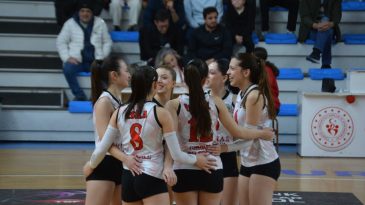 Turgutlu Belediyesi Kadın Voleybol Takımı Sezonu Başarıyla Tamamladı