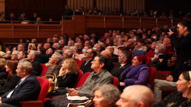 T&Uuml;LOV'un AASSM'de 25. Yıl Konseri