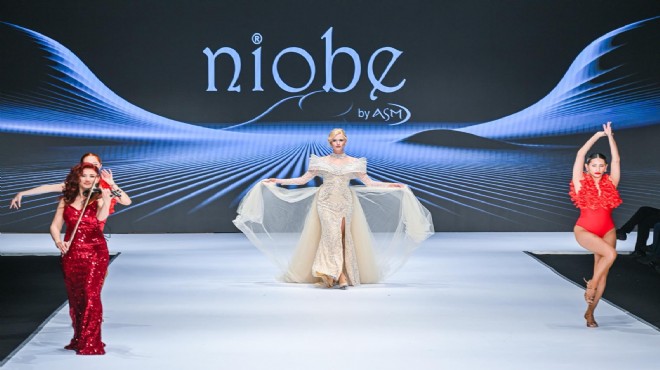 Ünlü Mankenler İzmir'de Podyuma Çıktı!