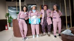 'Mor Şalvar' Karşıyaka&rsquo;da Perde A&ccedil;ıyor