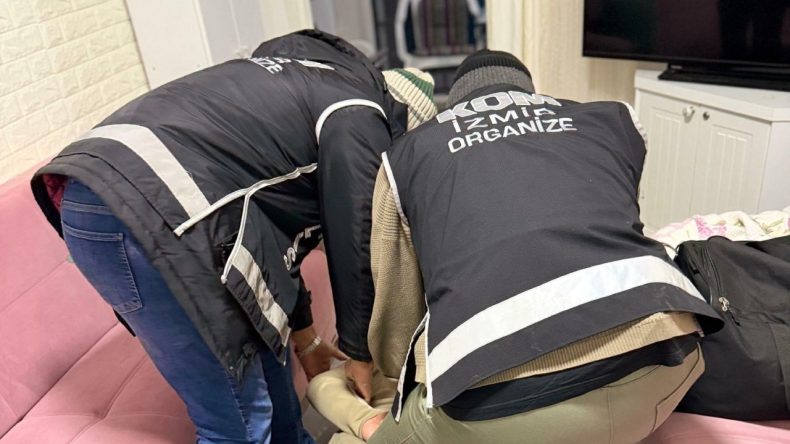 14 Yıl Hapis Cezası İle Aranan "Serdenge&ccedil;tiler" &Uuml;yesi &Ccedil;eşme'de Ele Ge&ccedil;irildi