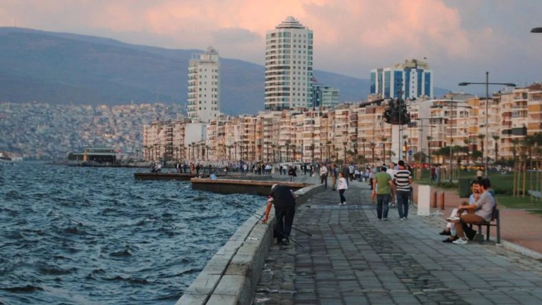 Araştırma Sonuçları Ortaya Çıkardı: İzmir'in Yarısı Büyükşehir Hizmetlerinden Memnun Değil!