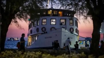 Bergama Vapuru'nda Eşsiz Bir Deneyim: Blues on Blues D&ouml;rd&uuml;nc&uuml; Kez İzmirlilerle