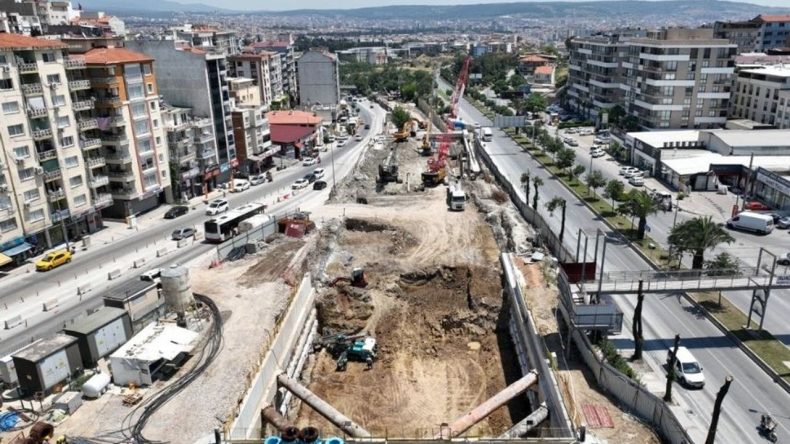 Buca Meclisi'nde Metro Tartışmaları: Bakanlık&rsquo;tan Tek Kuruş Almadan Yapılan Projeye Eleştiri Yapmayın!