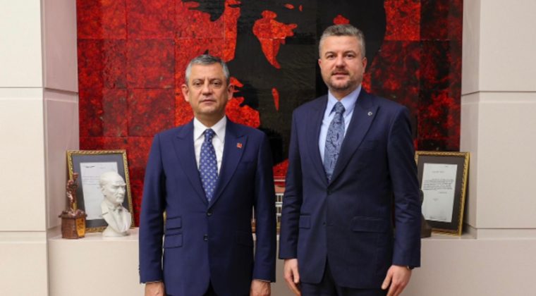 İş&ccedil;iler grevdeyken tatile gitmişti: Phuket Adası d&ouml;n&uuml;ş&uuml; Duman, &Ouml;zel'le g&ouml;r&uuml;şt&uuml;