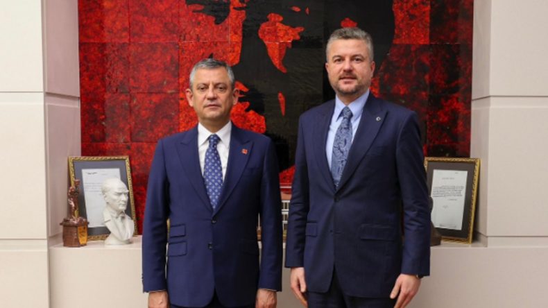 İş&ccedil;iler grevdeyken tatile gitmişti: Phuket Adası d&ouml;n&uuml;ş&uuml; Duman, &Ouml;zel'le g&ouml;r&uuml;şt&uuml;