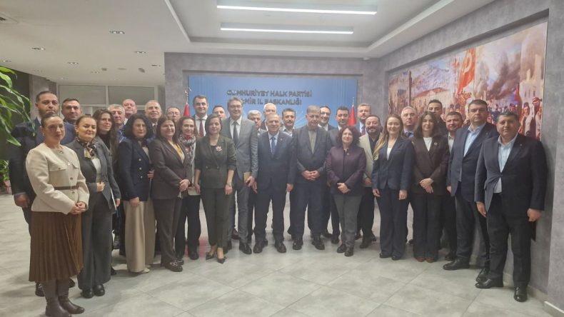 CHP İzmir Zirvesi Sonrası İlk A&ccedil;ıklamalar: İşbirliği ve Koordinasyon G&uuml;&ccedil;lenecek