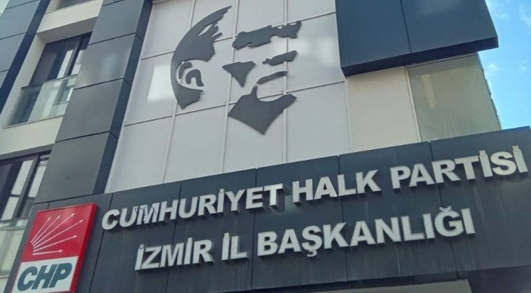CHP'de İzmir Zirvesi Devam Ediyor: Genel Merkez ve Belediyeler Aynı Masada