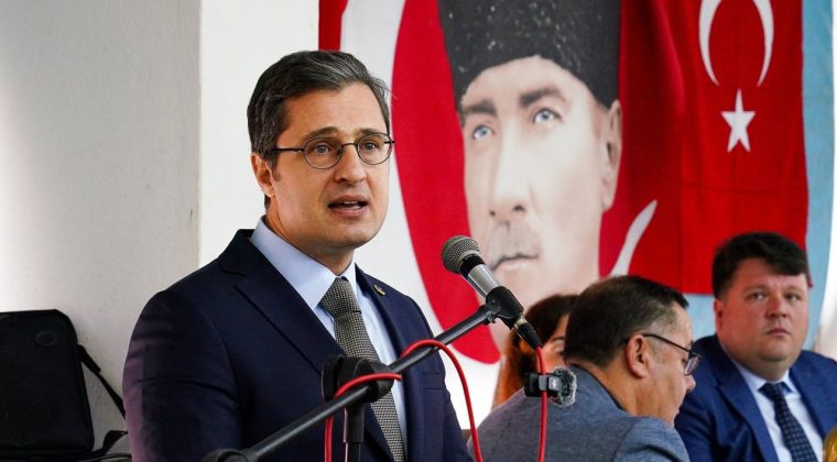 Deniz Y&uuml;cel Tire'de Esnaf ve &Uuml;reticilerle Buluştu: Dayanışma ve Ortak Akılla &Ccedil;alışmayı S&uuml;rd&uuml;receğiz