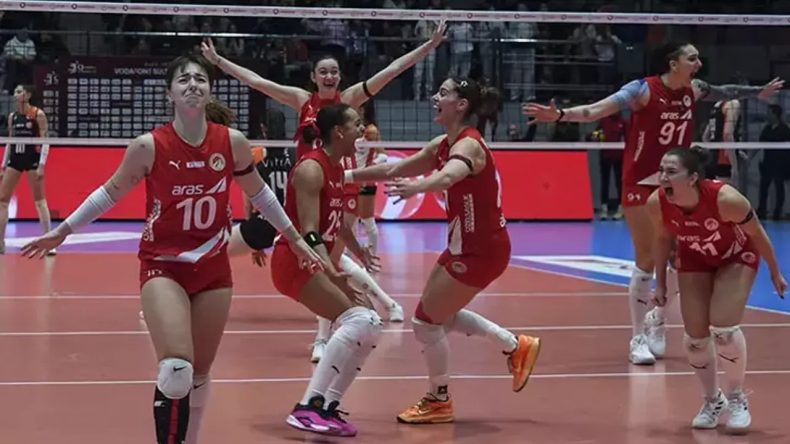 Eczacıbaşı Şokta: Aras Kargo&rsquo;dan İzmir&rsquo;de Muhteşem Zafer!