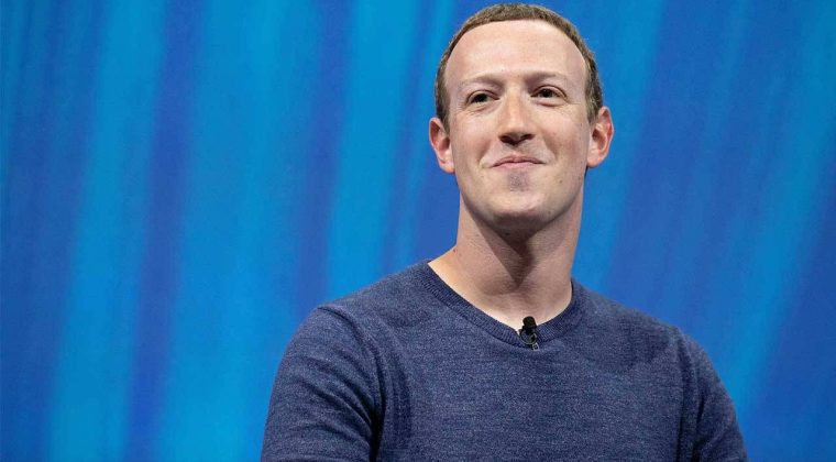 Facebook&rsquo;un sahibi Zuckerberg: Cep telefonları tarihe karışacak!
